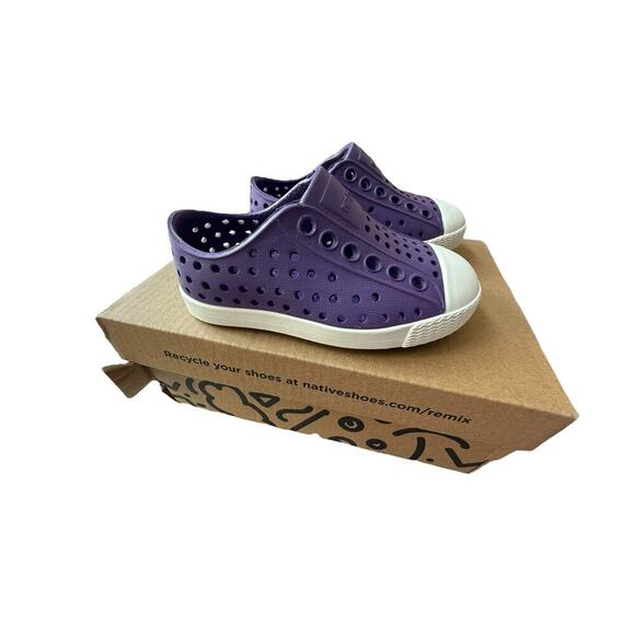 NIB Native Girls Purple Jefferson Slip On Shoes Size 4 - Picture 2 of 7